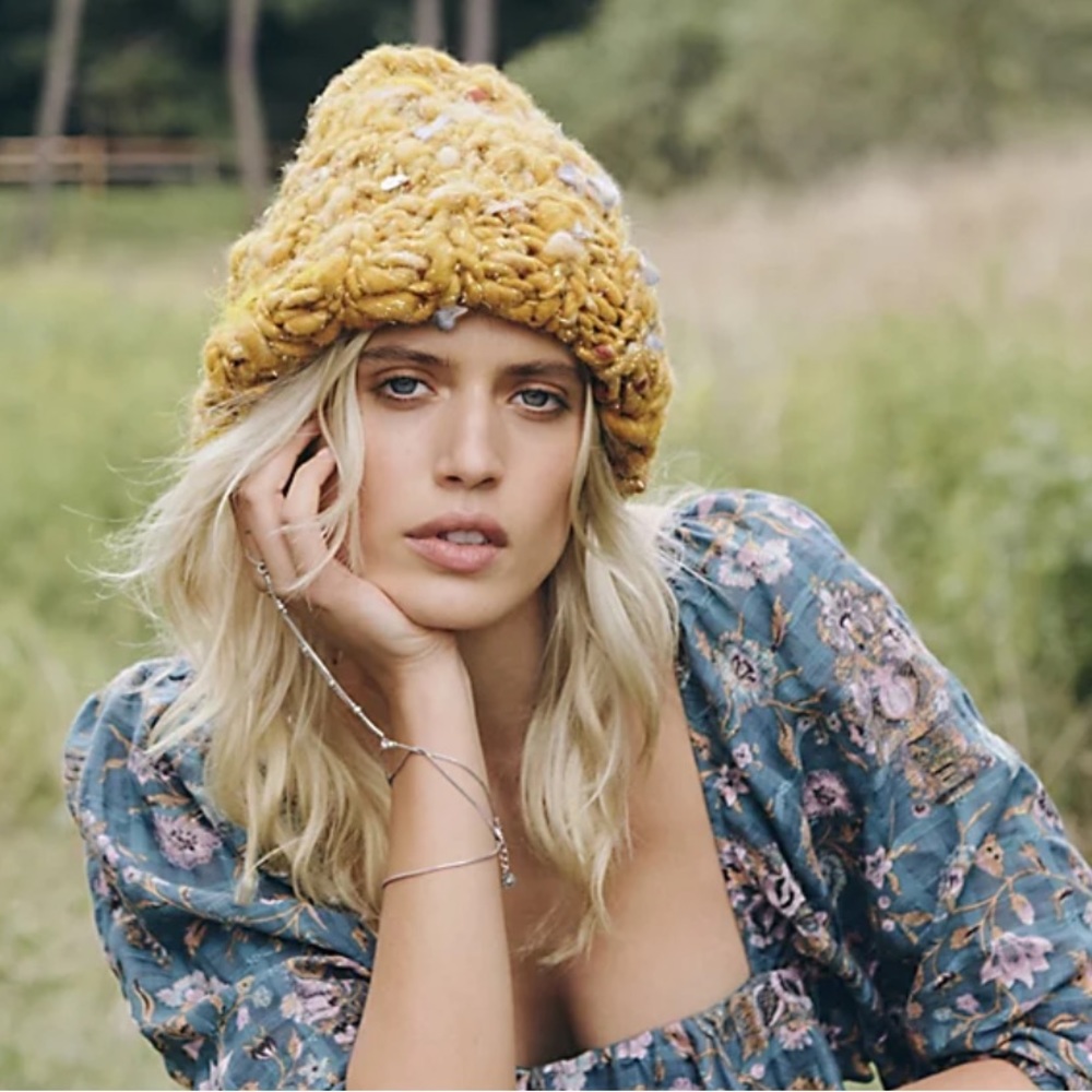 Free people knit collage dreamy knit hat new with tags one size Yellow